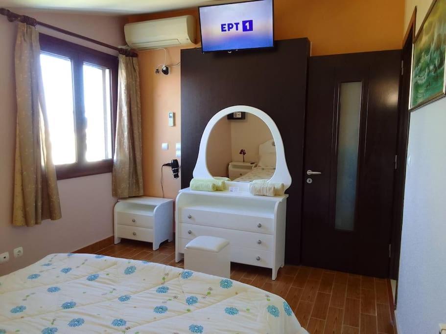 Sofita Di Sofo Apartment Кос Екстериор снимка